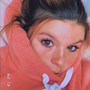 Meet your Posher, Olivia